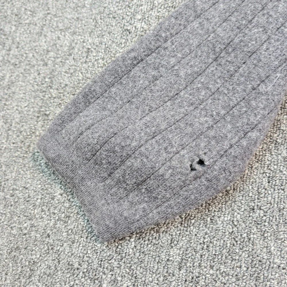Alfani Vintage Italian V-Neck Sweater XL Gray Extra Fine Merino Wool Ribbed Knit